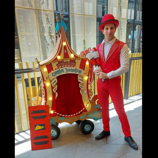 Mitchell Pitch  -  Circus Artist and Entertainer -  Auckland