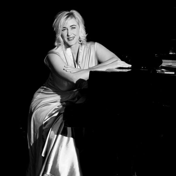 Annemarie Nelson jazz singer and pianist