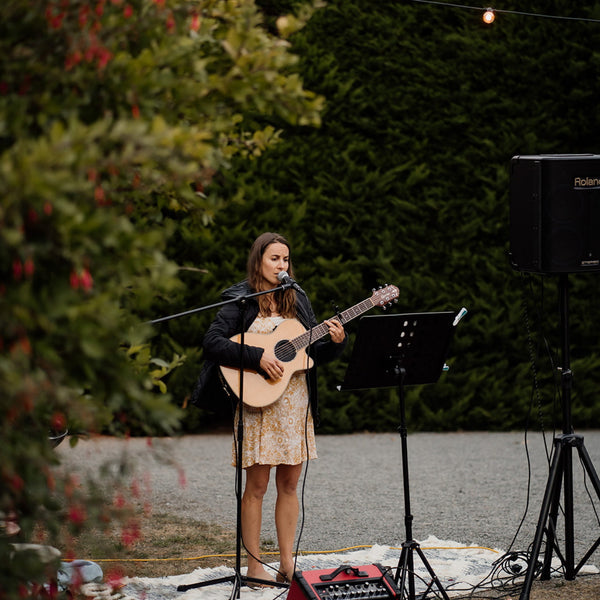 Naomi Brook - Singer Guitarist - Christchurch