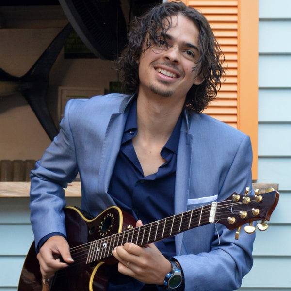 Ricky de Medeiros - Acoustic Latin American Guitarist - Auckland