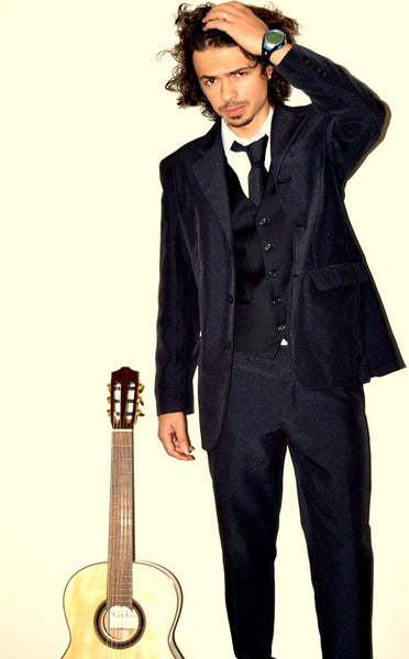 Ricky de Medeiros - Acoustic Latin American Guitarist - Auckland