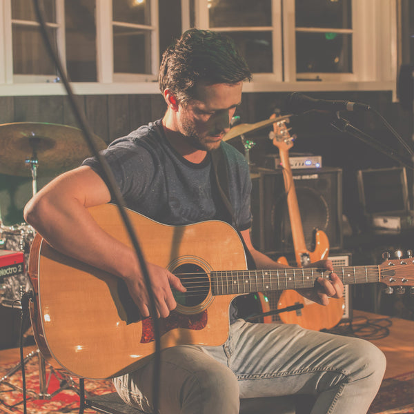 Tom Charleson - Solo Singer Guitarist - Tauranga
