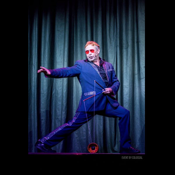 Vinyl Burns - Strolling Character Street Entertainer - Wellington