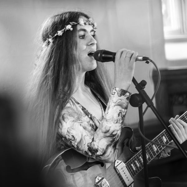 Ellie Brooke  - Singer Guitarist - Blenheim