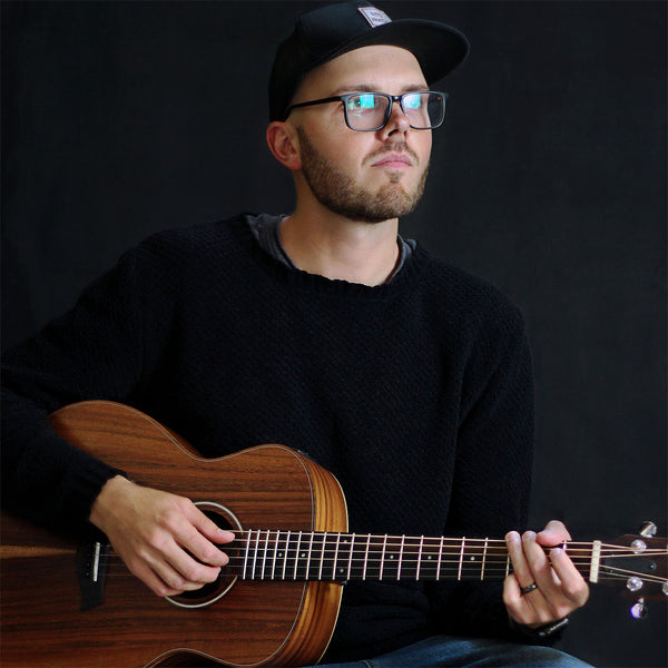 Eric Thomas - Guitarist Vocalist - Bay of Islands