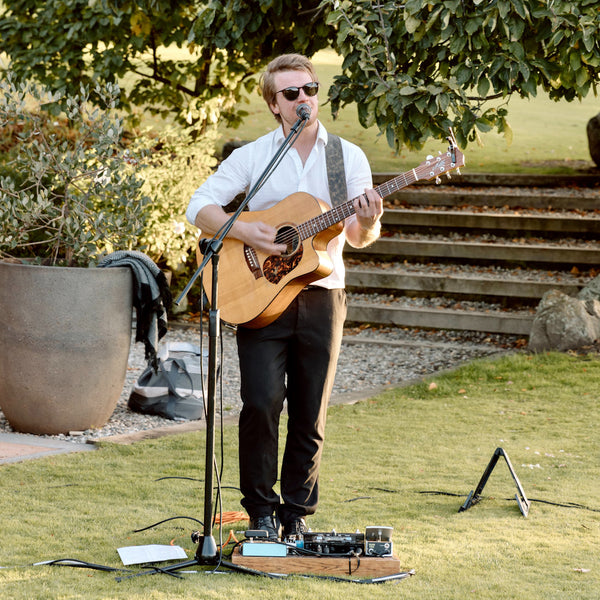 Brett Walker - Solo Guitarist Singer - Queenstown