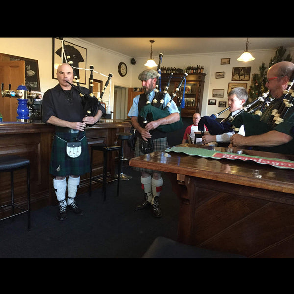 Lee Hart - Dunedin piper playing with other pipers