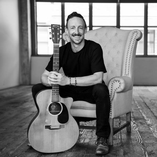 Stu J Auckland singer guitarist