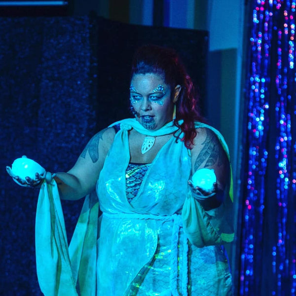 Unity Wara Maori cultural performer Wellington glow pois 