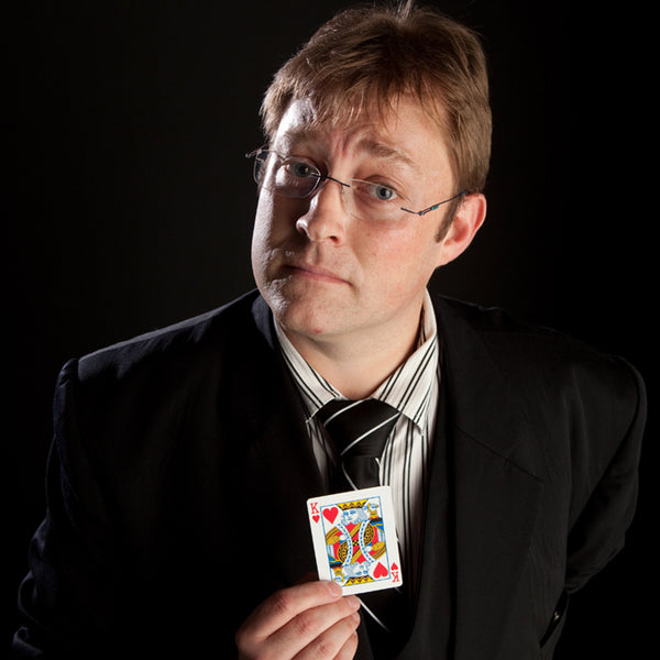 Anton van Helden magician with king of hearts