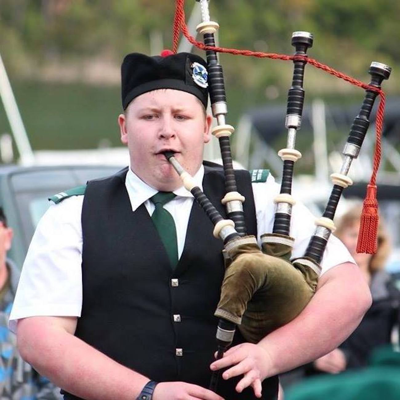 Damian Hodgetts Bagpipe Player Hamilton PME Entertainment Agents