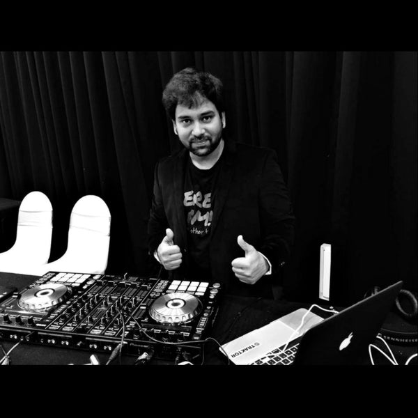 DJ Roopam - Indian Bollywood DJ - Auckland