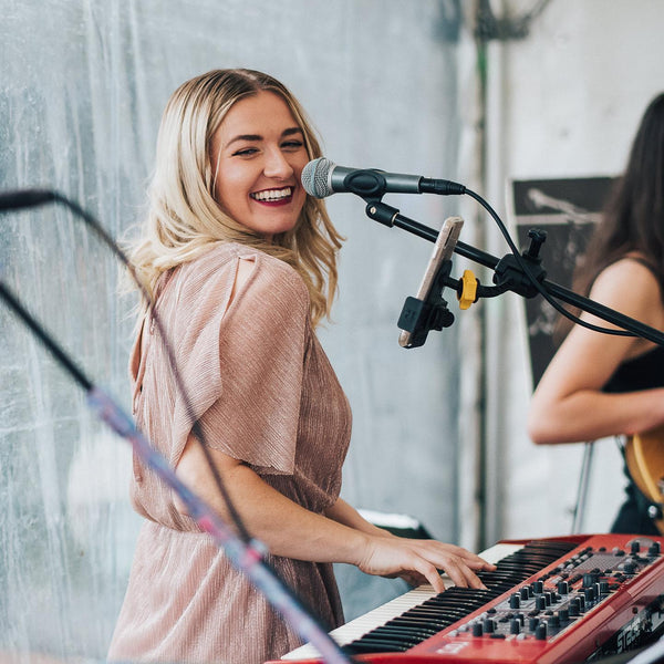 Elly Rydge - Singer Pianist Jazz and Covers - Christchurch