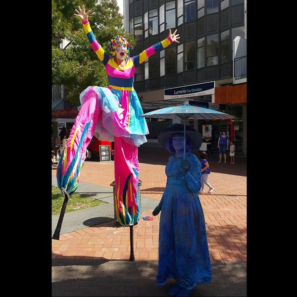 Free Lunch Hamilton stiltwalker and living statue