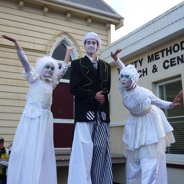 Free Lunch Hamilton black and white stilt walkers