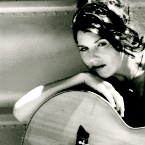 Nicola Lindsay - Singer Guitarist - Queenstown
